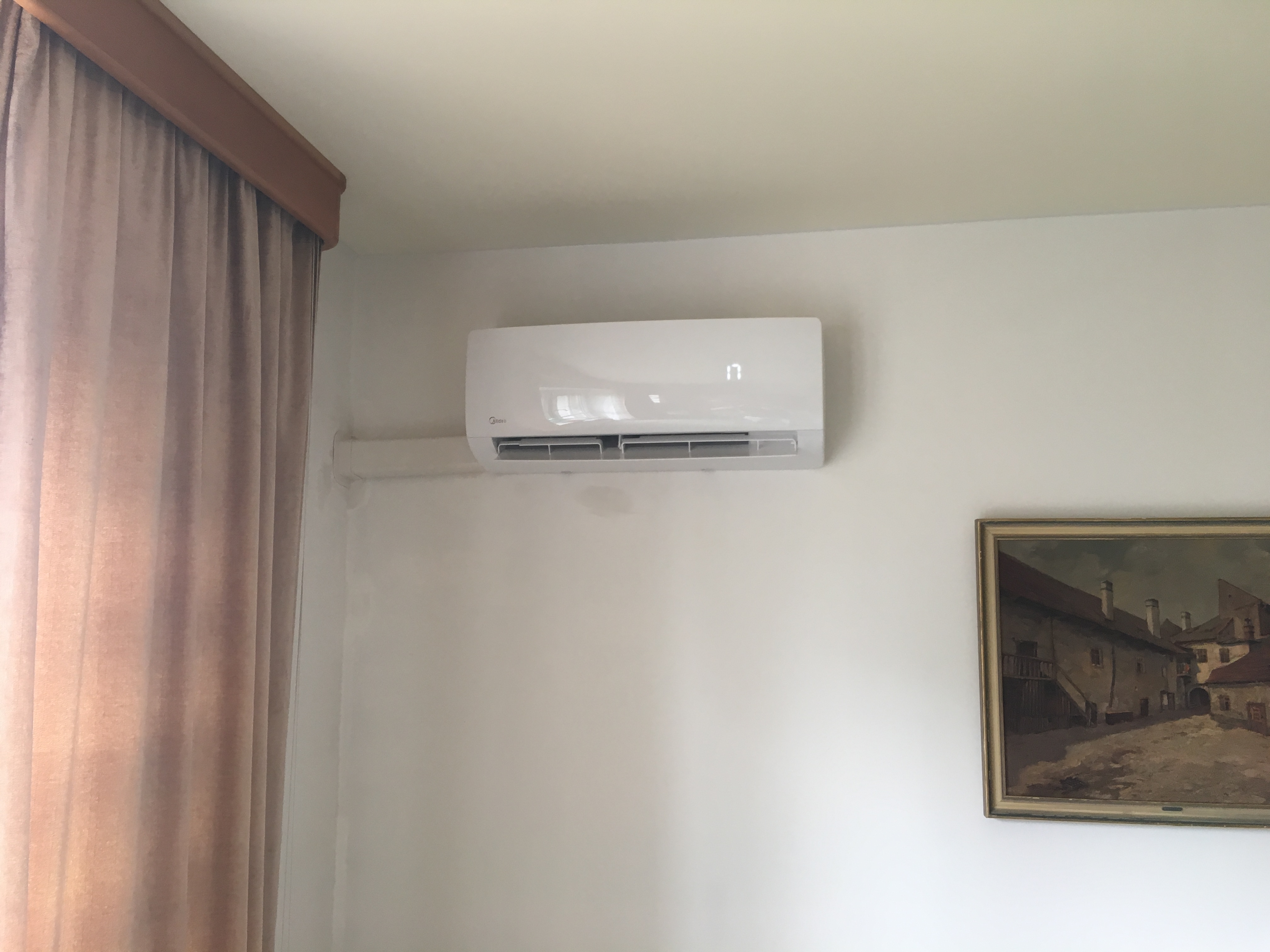 Realizace klimatizace Midea